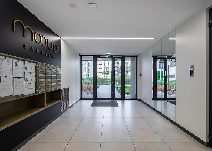 Stylish Airport Business Apartments - Parking, Balcony - By Rentujemy